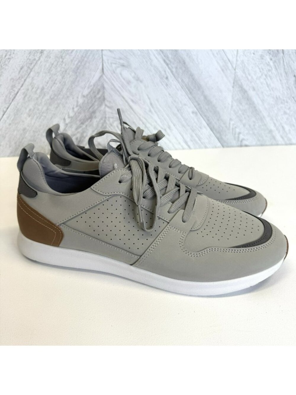 Steve Madden Ortholite Casual Sneakers Shoes Mens Size 12 Gray Lace up NWOT